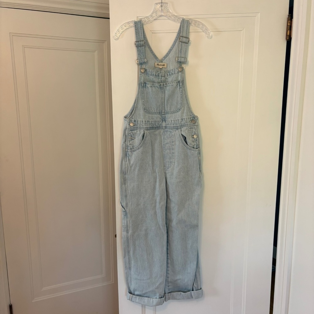 Madewell - Denim Oversized Carpenter Overalls in Bretton Wash - Picture 4 of 5